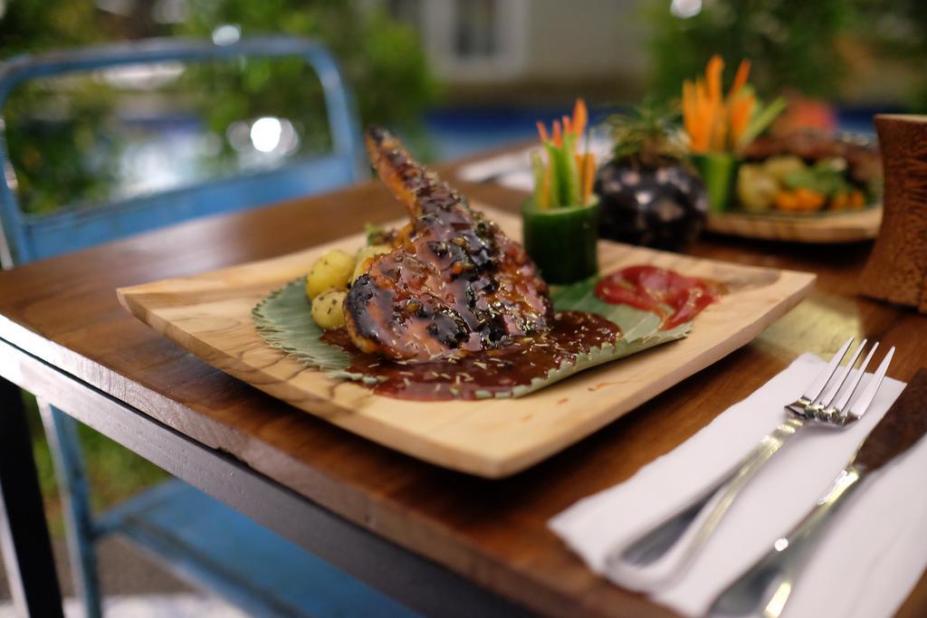 Semimpi Hotel Canggu Buitenkant foto